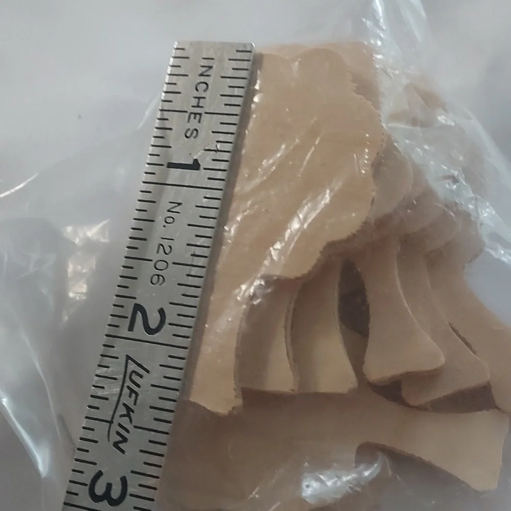 UNFINISHED Wooden Teddy tree Cutout (8pcs/pkg.)￼￼